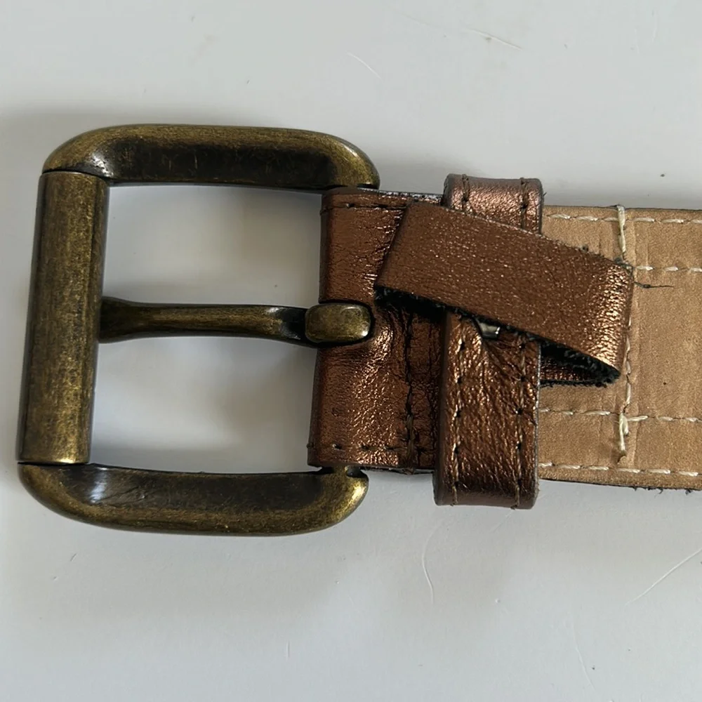 STREETS  AHEAD  BELT MADE IN U.S.A.   54132  LIKE NEW. SIZE. M